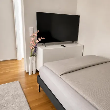Apartamento Elegant 1-room With Balcony In A Prime Location *