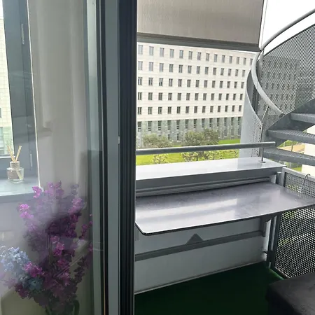 Apartamento Elegant 1-room With Balcony In A Prime Location Düsseldorf
