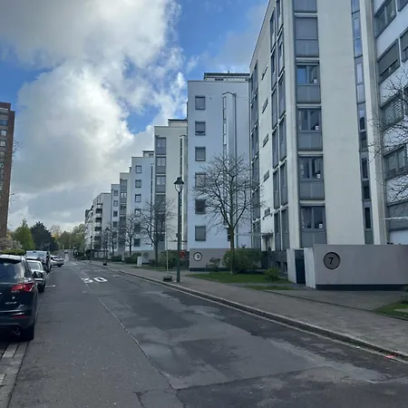 Apartamento Elegant 1-room With Balcony In A Prime Location *